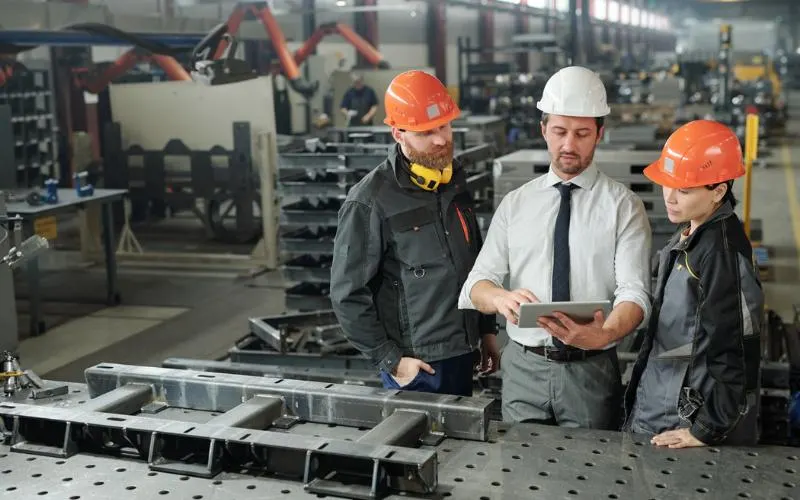 gaji manager berdasarkan industri