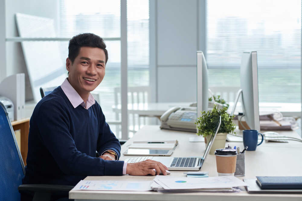 gaji account executive