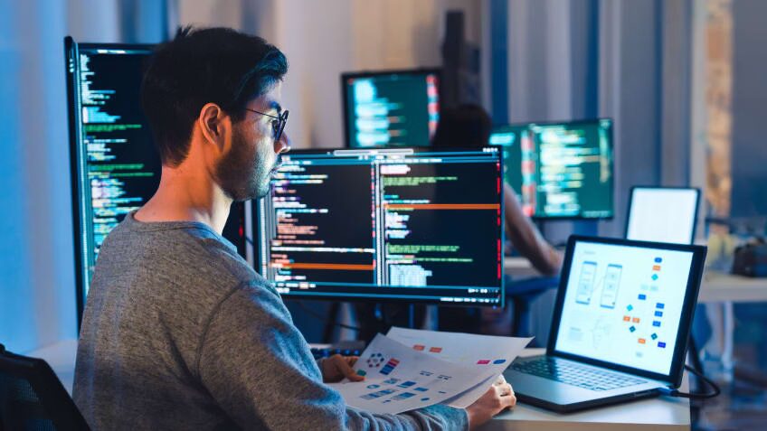Faktor yang Memengaruhi Besaran Gaji DevOps Engineer
