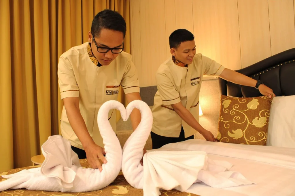 gaji housekeeping hotel bintang 5 4 3 2 1