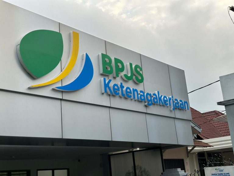 6 Program BPJS Ketenagakerjaan & Manfaatnya untuk Karyawan, Wajib Tahu!