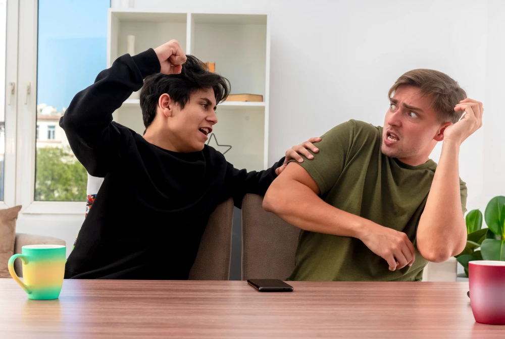 Buddy Punching: Kenali Arti, Contoh, hingga Cara Mencegahnya!
