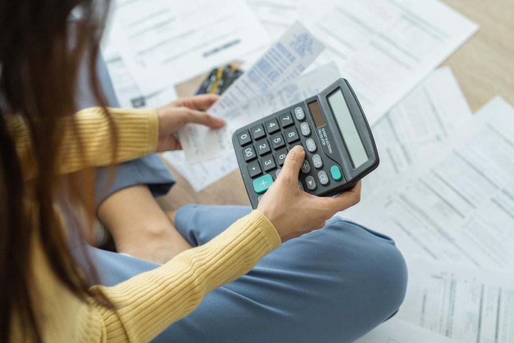 Cara Menghitung Gaji Per Jam Karyawan sesuai Aturan Upah Terbaru