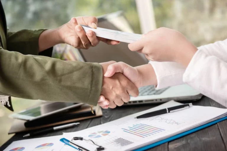 aturan pinjaman karyawan di perusahaan