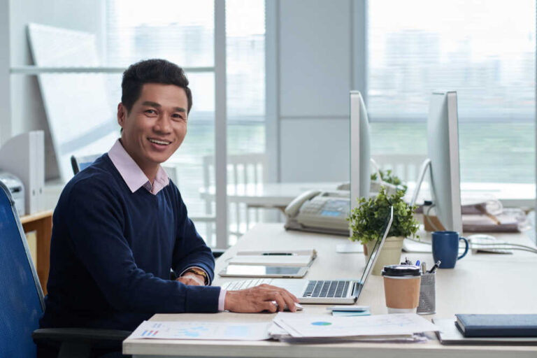 gaji account executive