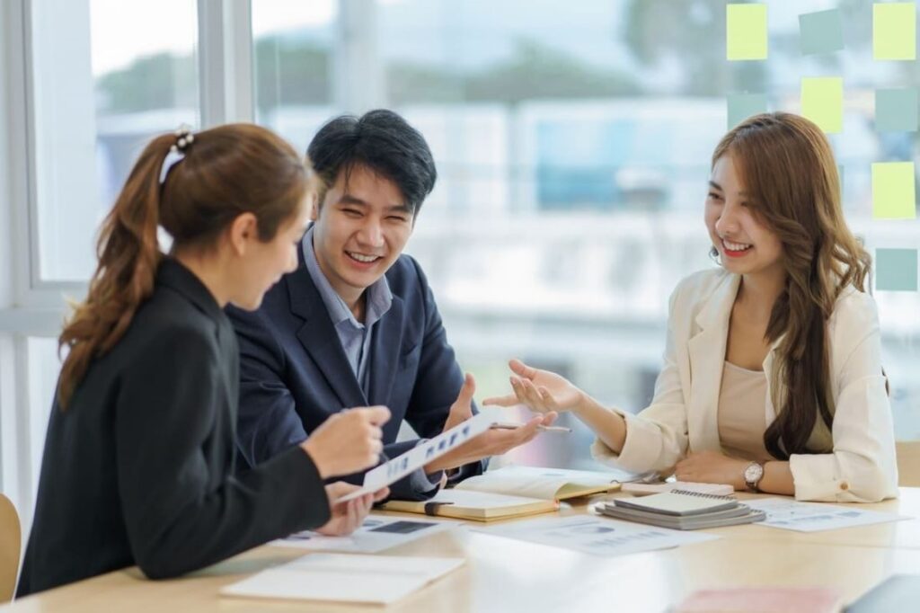 gaji marketing staff