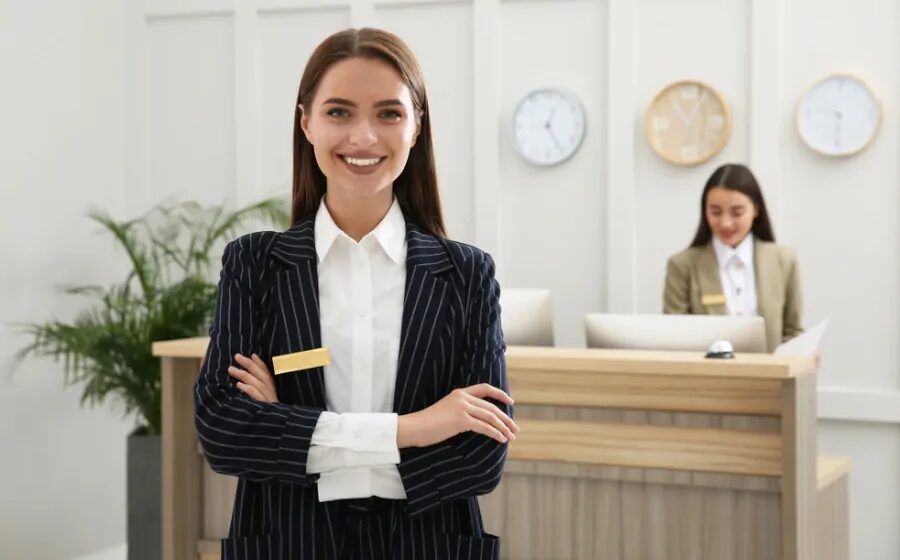 Apa Itu Hotel Staff