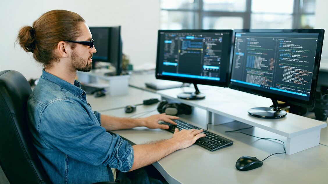 15 Contoh KPI Developer beserta Target & Cara Mengukurnya