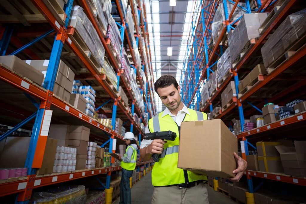 Faktor yang Memengaruhi Besaran Gaji Warehouse Staff