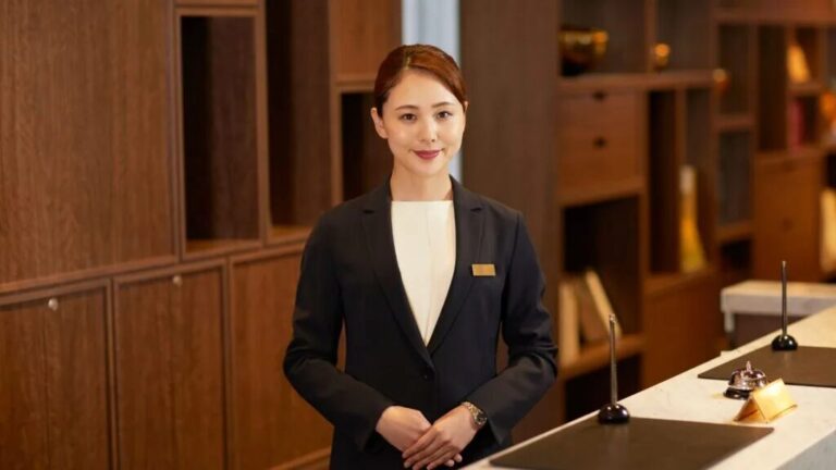 gaji front office hotel bintang 5 4 3 2 1