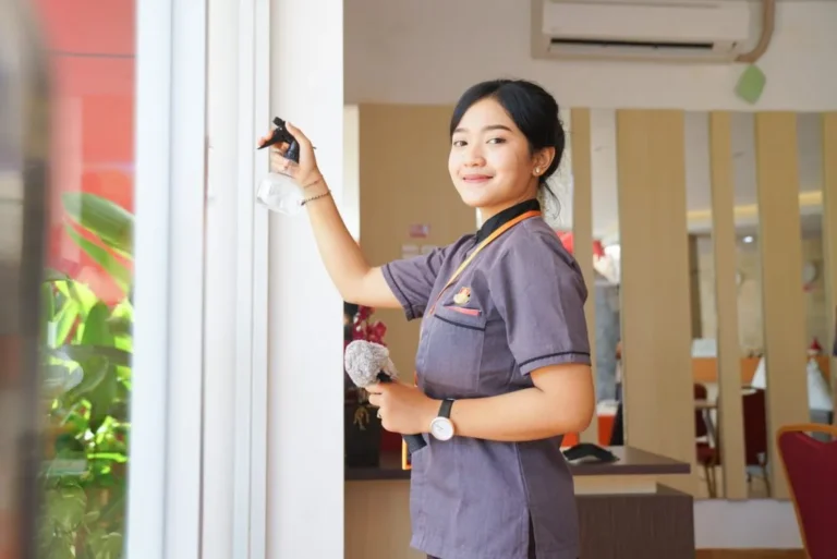 gaji housekeeping hotel